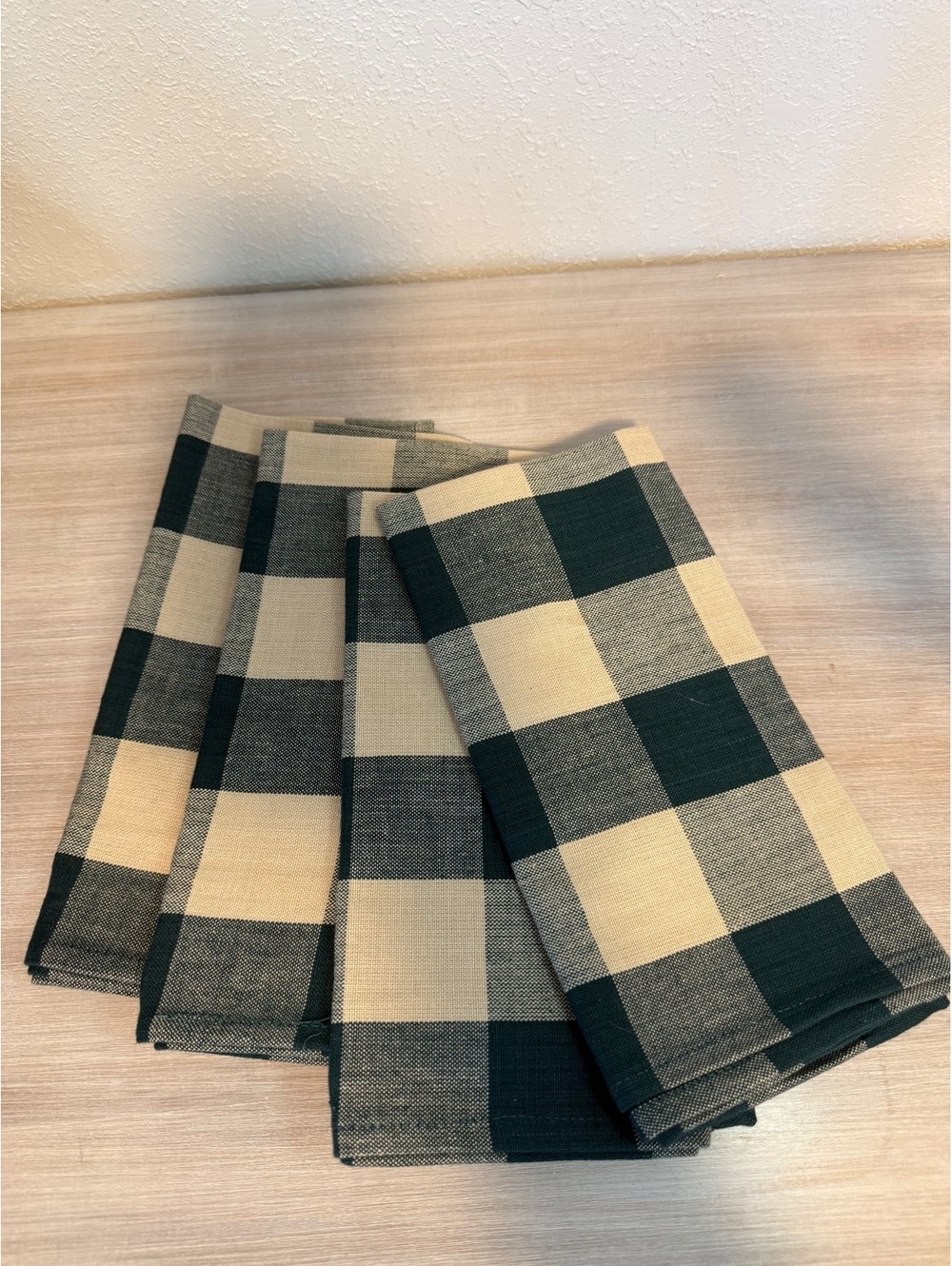 Set of 4 Green and Cream Checkered Cotton Napkins